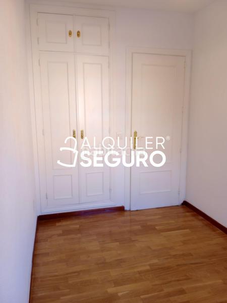 Foto 781162a9-28b2-4f3e-aab8-d994c9e10547. Rent flat with heating parking in Rosas - Musas Madrid
