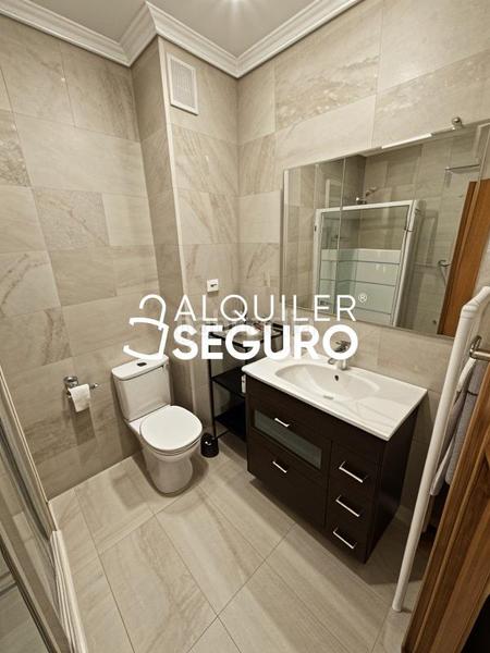 Foto 8b8a3054-fff8-4cc1-8e46-3e83e641dbf0. Miete etagenwohnung mit heizung in Orcasur-12 de Octubre Madrid