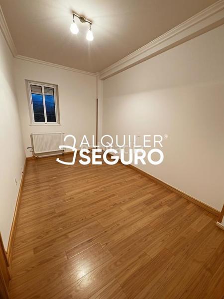 Foto c3d4deaa-bdfc-4cd5-9f59-14edcb558b8f. Miete etagenwohnung mit heizung in Orcasur-12 de Octubre Madrid