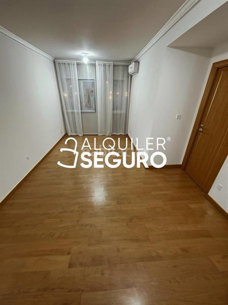 Foto 7fffeadd-5e44-4715-a67a-78cc76958cc2. Rent flat with heating in Orcasur-12 de Octubre Madrid