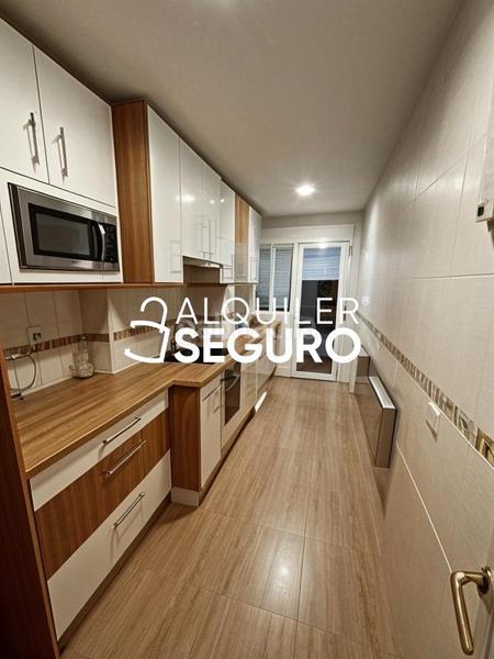 Foto 8ee6c24f-3b3e-4abf-8edd-9498edf31453. Rent flat with heating in Orcasur-12 de Octubre Madrid