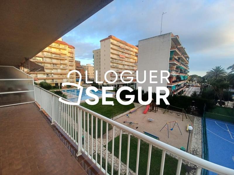 Foto abd81deb-00e9-4bb2-8ff8-f240f72b77ba. Alquiler piso  av. barcelona en Malgrat de Mar