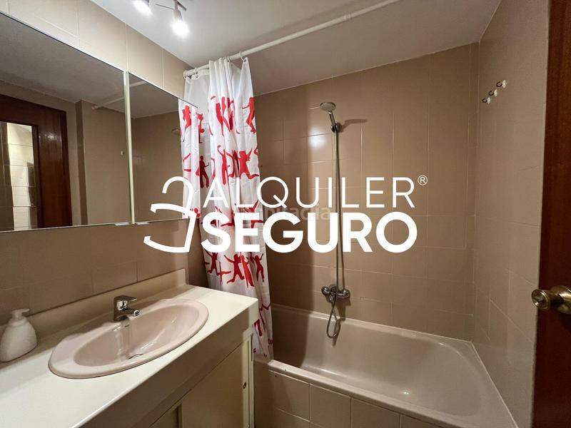 Foto de57af5d-9979-4c1b-97b8-57d60b254927. Rent flat with heating in Acacias Madrid