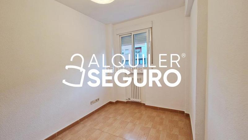 Foto aae5fadc-9377-49b9-a948-da14a5321568. Alquiler piso  c pico de los artilleros en Vinateros Madrid