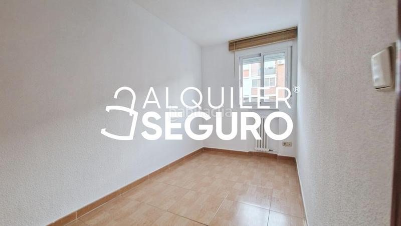 Foto b2ca545a-e431-4ed9-b3a1-c1087a6aeb4c. Alquiler piso  c pico de los artilleros en Vinateros Madrid