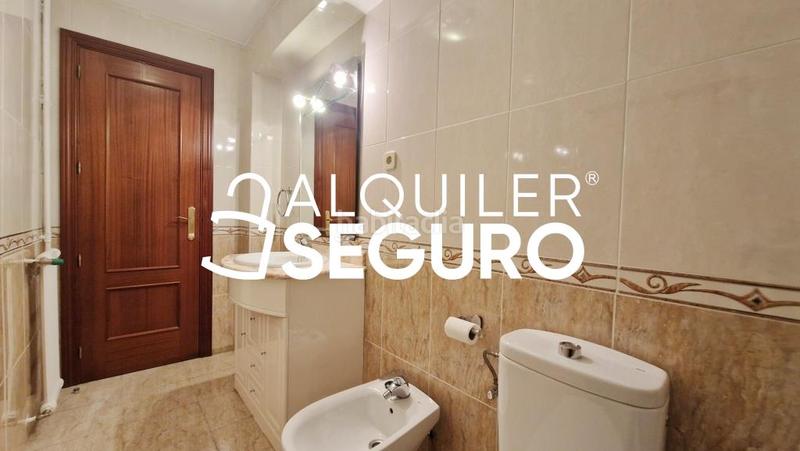 Foto c0e1a95a-3df8-430c-a57c-5acb9b37c4d6. Alquiler piso  c pico de los artilleros en Vinateros Madrid