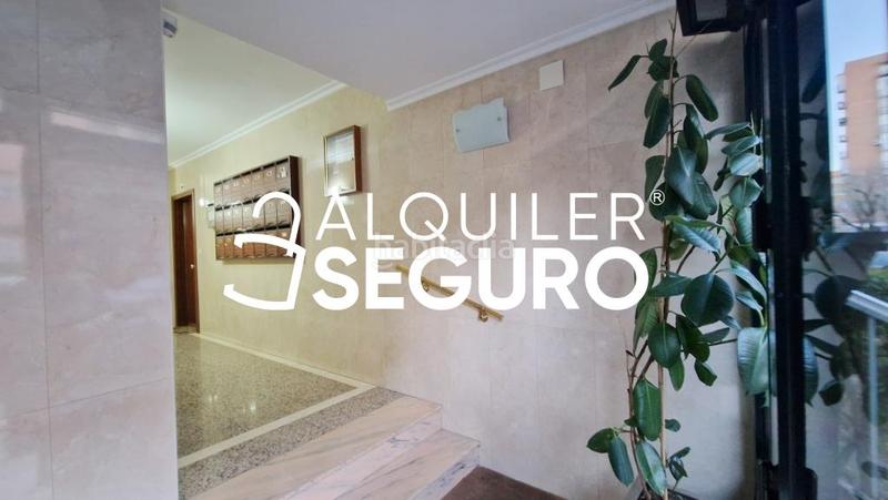 Foto 5e3279a0-24c6-4f35-aae1-d8b9c69f3342. Miete etagenwohnung mit heizung in Vinateros Madrid