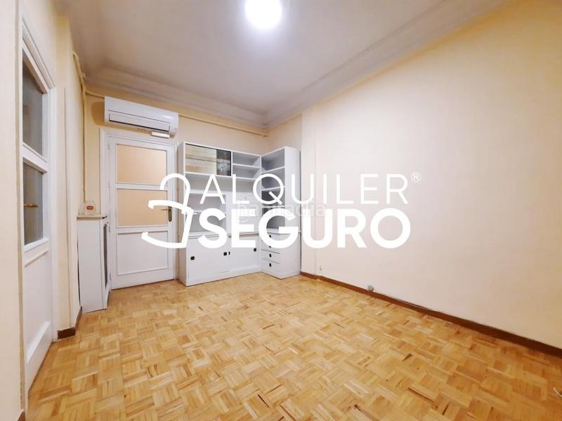 Foto 0b43c094-84f8-4eff-ac5c-37150d54cd94. Alquiler piso  c de virgen de lluc en Quintana Madrid