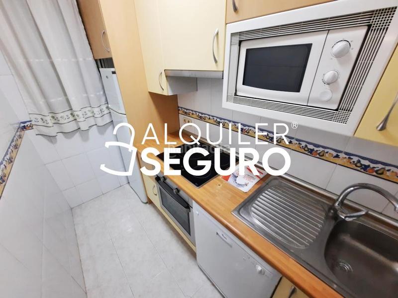 Foto ae54ccf6-127d-4dc3-b4c5-b2d27da0b15c. Alquiler piso  c de virgen de lluc en Quintana Madrid
