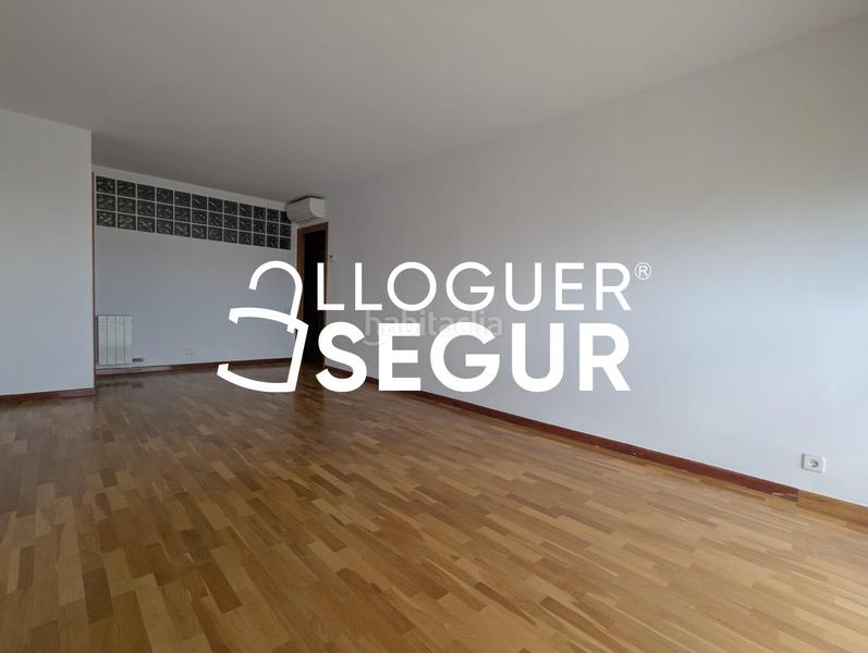 Foto 49191a2f-9f99-4e01-ab03-f99bd884c006. Rent flat with heating in Porta Barcelona