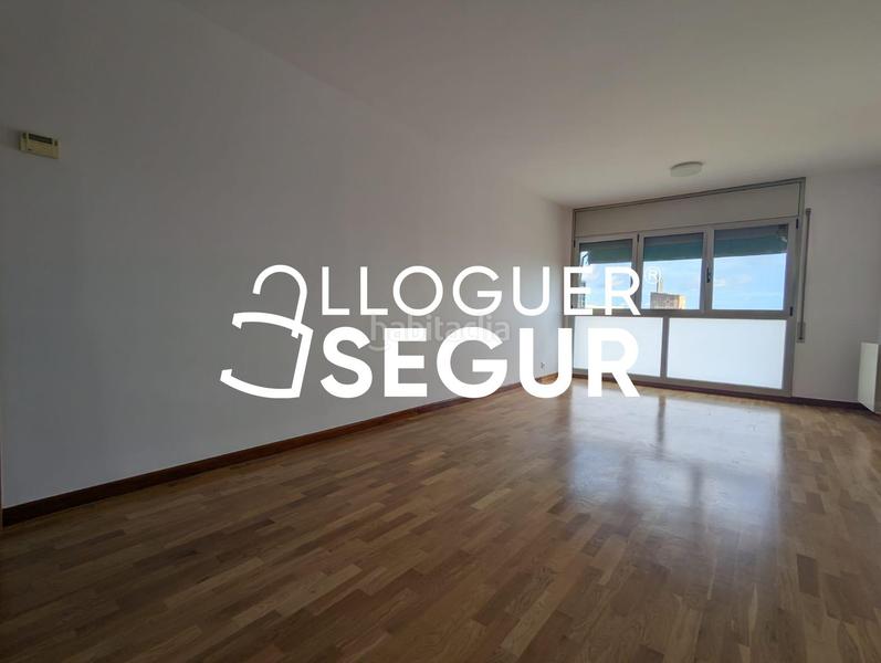 Foto f63b5c2f-1240-438f-b287-e215cc4ce4d6. Rent flat with heating in Porta Barcelona