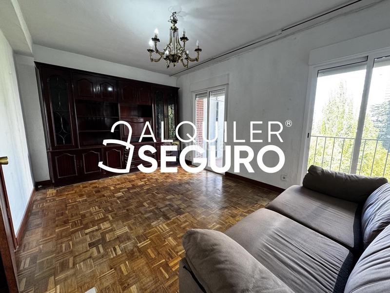 Foto 20258aca-5583-44df-9f4e-5640b1ad478b. Miete etagenwohnung mit heizung in Aluche Madrid