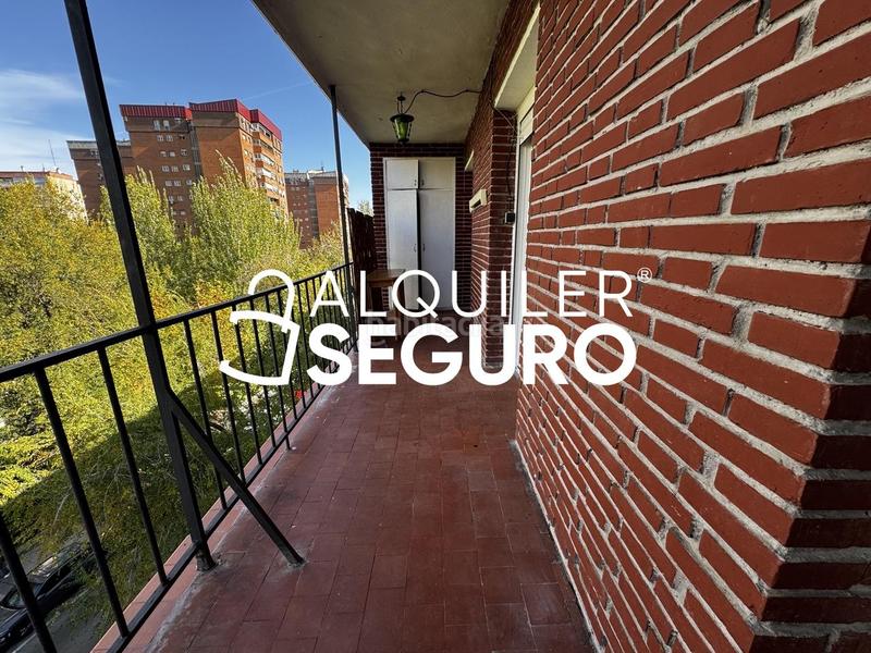 Foto b3fd49ac-491d-4848-99c0-353b7fb20516. Rent flat with heating in Aluche Madrid