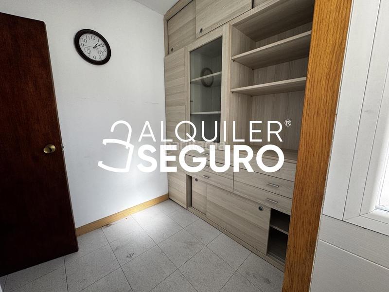 Foto cd51dd20-11d5-45e4-98ad-e88f6b542857. Rent flat with heating in Aluche Madrid