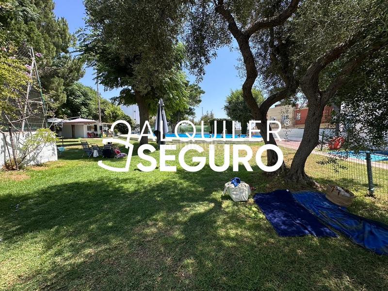 Foto ee23105a-93b2-413d-8c25-1dbf98171a1d. Lloguer pis amb aparcament piscina a La Hacienda - Nueva Andalucía Dos Hermanas