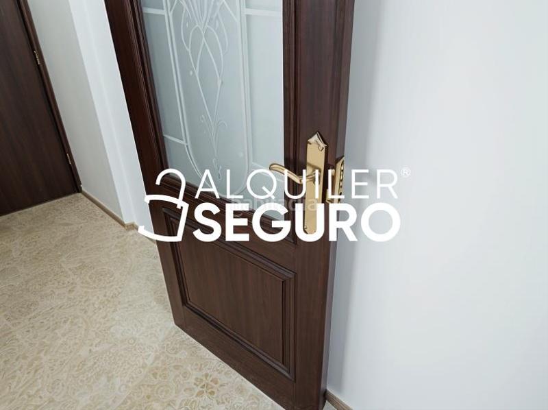 Foto 42da27c5-4bbb-4605-b202-eacd3dcfc9f5. Location appartement avec parking piscine dans La Hacienda - Nueva Andalucía Dos Hermanas