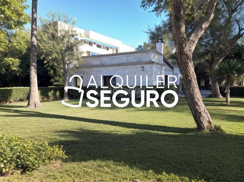 Foto b71c20aa-2db6-443f-9b44-5d5f4d182b14. Location appartement avec parking piscine dans La Hacienda - Nueva Andalucía Dos Hermanas