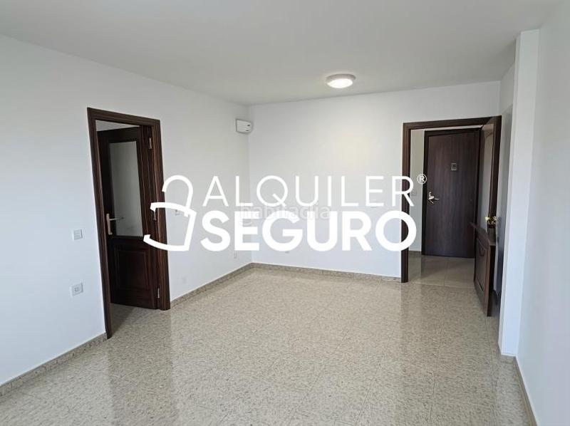 Foto c02f9a79-1770-4b9b-a4f3-4bc6ffccd2c3. Miete etagenwohnung mit parking pool in La Hacienda - Nueva Andalucía Dos Hermanas