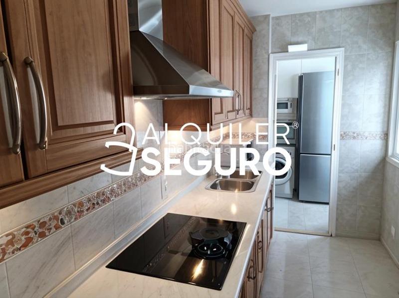 Foto 71ecf8e7-ba5f-4874-acab-743320db5936. Rent flat with parking pool in La Hacienda - Nueva Andalucía Dos Hermanas