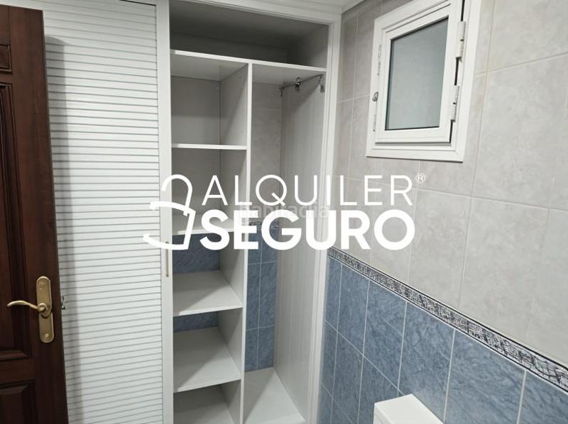 Foto dd4dbddc-1324-457a-ac68-86ae5be528ba. Rent flat with parking pool in La Hacienda - Nueva Andalucía Dos Hermanas