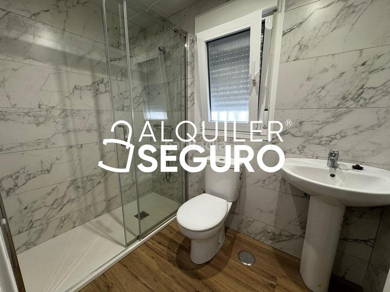 Foto 1a0d4ea1-19cf-4d78-b7f9-24bbdb5b9439. Alquiler piso  c algaba en San Isidro Madrid