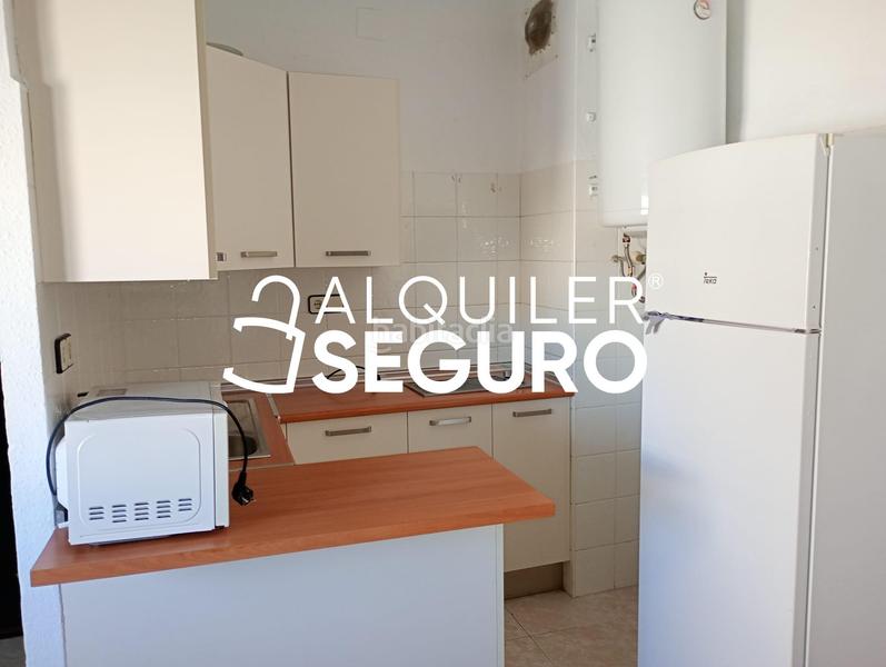 Foto 2c7c8c36-a0d2-4f53-922e-3f6a44fc7eec. Alquiler ático  pje. mármoles en Perchel Norte Málaga