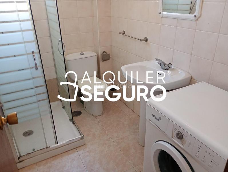 Foto d16b7841-37e4-4123-ae96-e7e0f46e576b. Alquiler ático  pje. mármoles en Perchel Norte Málaga