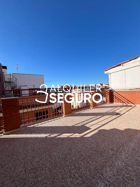 Foto 8fe00250-c8b0-4888-a136-f9d09c54843e. Lloguer àtic amb calefacció a San Diego Madrid