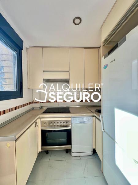 Foto 50192064-4075-4cd3-a85c-400f9979f2c3. Affitto attico con riscaldamento parcheggio in Cuatro Caminos - Azca Madrid