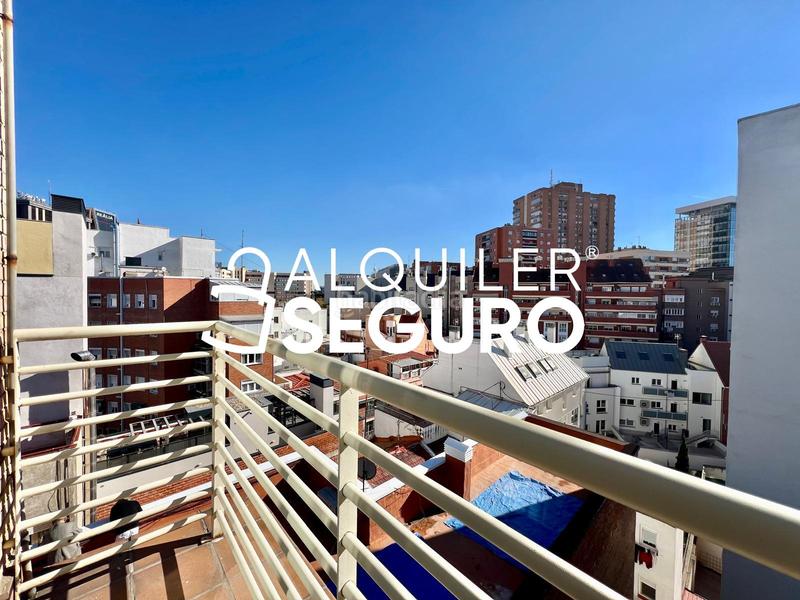 Foto 174a03fa-d809-4ead-bc47-efd8d8904887. Location attique avec chauffage parking dans Cuatro Caminos - Azca Madrid