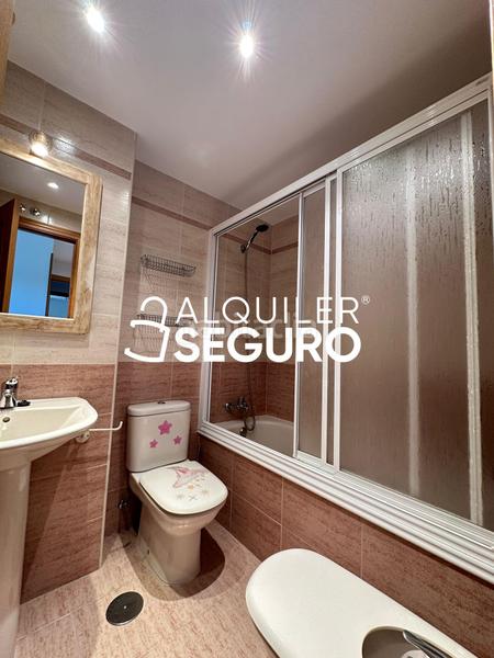 Foto 7cfb23ba-9a85-4f4a-b142-09c634fe7d85. Affitto appartamento con riscaldamento parcheggio in Madrid