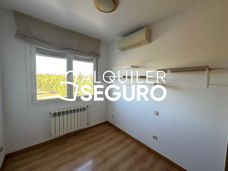 Foto 2cfe6310-510c-43ad-8577-41b92810452c. Rent flat with heating parking in Ambroz Madrid