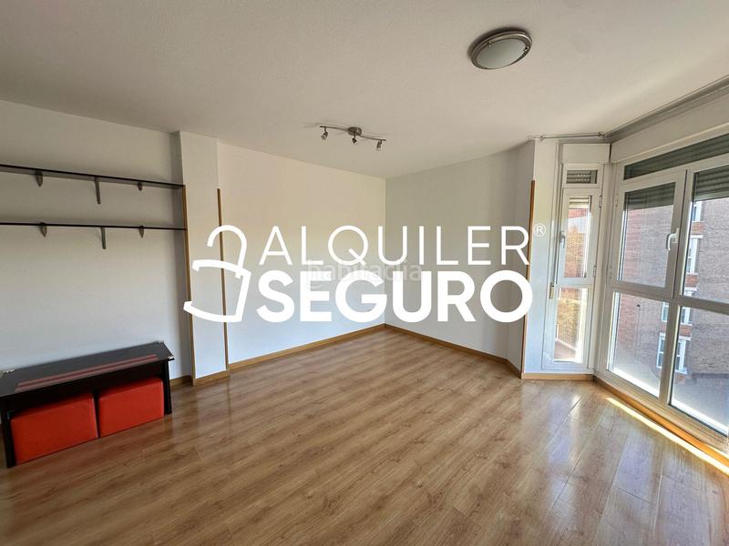 Foto 487fa942-9612-4ed9-916c-2b9a994eee05. Rent flat with heating parking in Ambroz Madrid