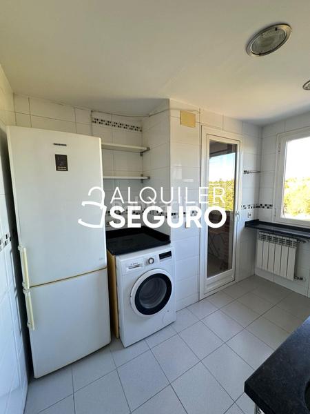 Foto 52180318-a924-40e4-a4ef-99226758aad6. Rent flat with heating parking in Ambroz Madrid