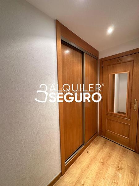 Foto 62be343d-4c76-4d6c-b223-bc4b6239a169. Rent flat with heating parking in Ambroz Madrid