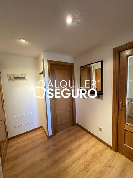 Foto 89ae8373-900c-4a49-af8f-f574b948bf28. Rent flat with heating parking in Ambroz Madrid