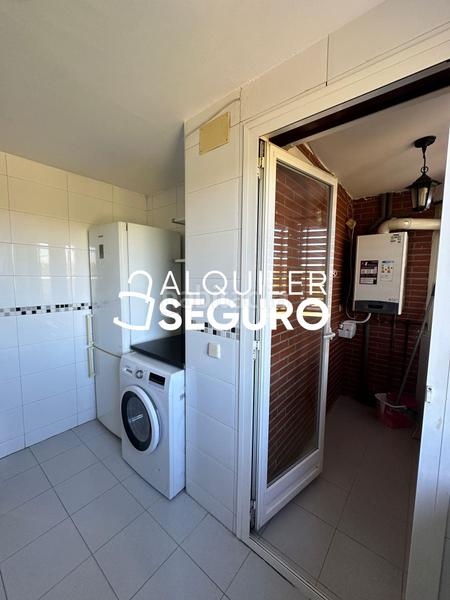 Foto 8a611d9c-0201-4a22-a1c2-6b4608ba7bc8. Rent flat with heating parking in Ambroz Madrid