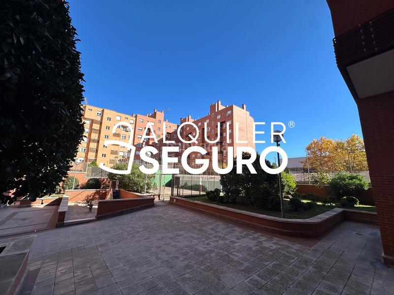 Foto e9031bca-f2fc-42da-b9bb-9f7224135614. Rent flat with heating parking in Ambroz Madrid