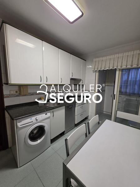 Foto 91403f7e-eb49-4b7d-888c-ba518aabae30. Alquiler piso  c ikea en Aldekoena-Artatzagana-Sarriena Leioa