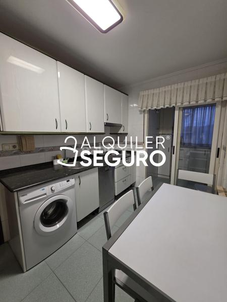 Foto b0593769-0cf4-48a6-a92a-e2792d5d4c24. Lloguer pis amb calefacció a Aldekoena-Artatzagana-Sarriena Leioa