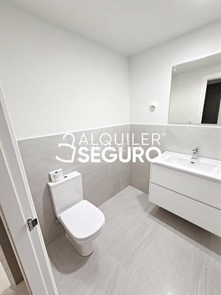 Foto 7642687a-9dee-4d13-802f-5713fa11c96c. Rent flat with heating parking pool in Estación-Parque O´Donnell Alcalá de Henares