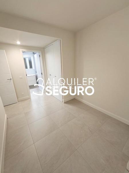 Foto b4cc2d41-f799-4ae9-a25a-944516e34964. Rent flat with heating parking pool in Estación-Parque O´Donnell Alcalá de Henares