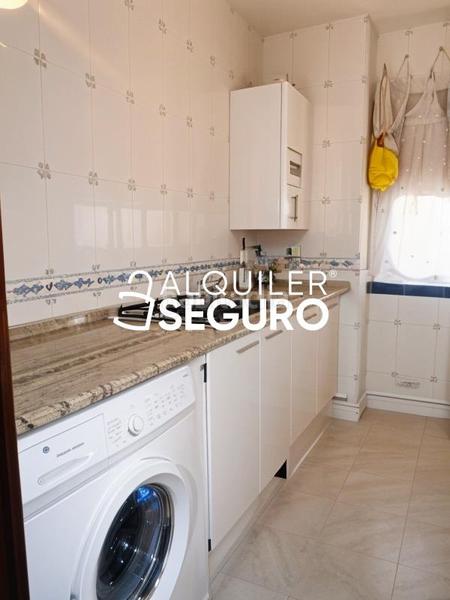 Foto 440b5636-d606-42a6-b501-e5dc18218bfb. Location appartement avec chauffage dans Pilar Madrid