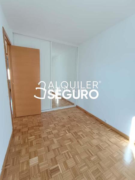 Foto 2472f72f-11d7-4f56-9e5e-82fe682074a5. Miete etagenwohnung mit heizung in Los Ángeles Madrid