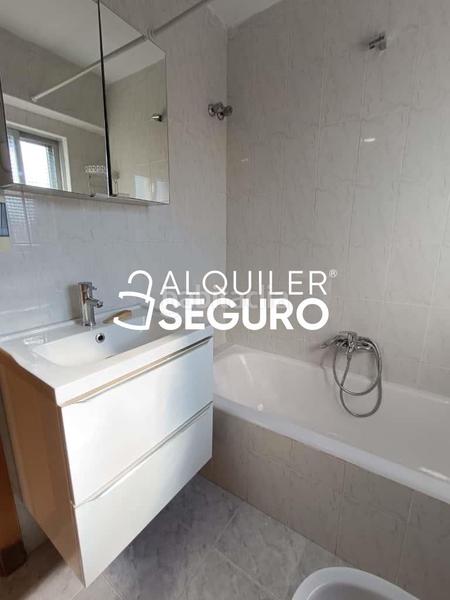 Foto 3892d6fd-a7a7-473a-8ce5-5b72d1b72602. Rent flat with heating in Los Ángeles Madrid