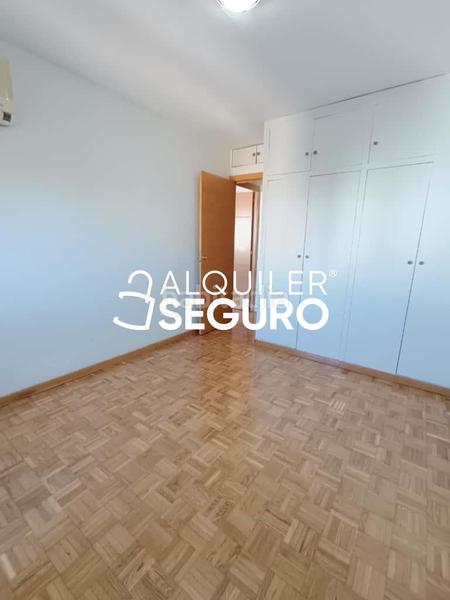 Foto 7261fcc3-6b65-41ff-b829-82a3ee58c457. Rent flat with heating in Los Ángeles Madrid