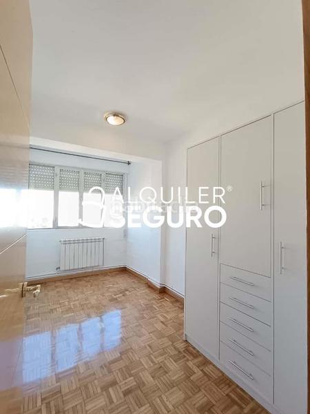Foto 75240115-3bc7-4b4e-82a6-8d2734ec1777. Rent flat with heating in Los Ángeles Madrid