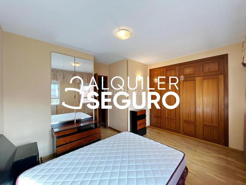 Foto 591a1785-3e7d-4ab0-971f-23d7644b6318. Alquiler ático  c del valle de bergantiños en Madrid