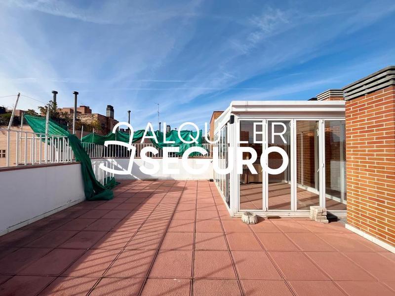 Foto 79e13cec-a619-48ba-87db-ffe3ffedaa40. Alquiler ático  c del valle de bergantiños en Madrid