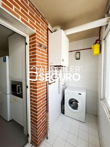 Foto cfb55c1b-c8a8-4362-9f13-4c054974dbc7. Alquiler ático  c del valle de bergantiños en Madrid